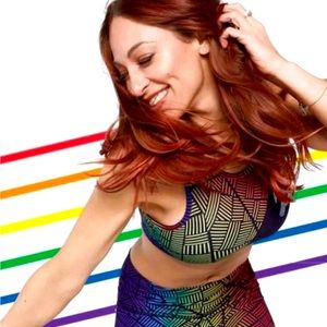 🦄NWT VHTF L Peloton Pride bra 🌈
